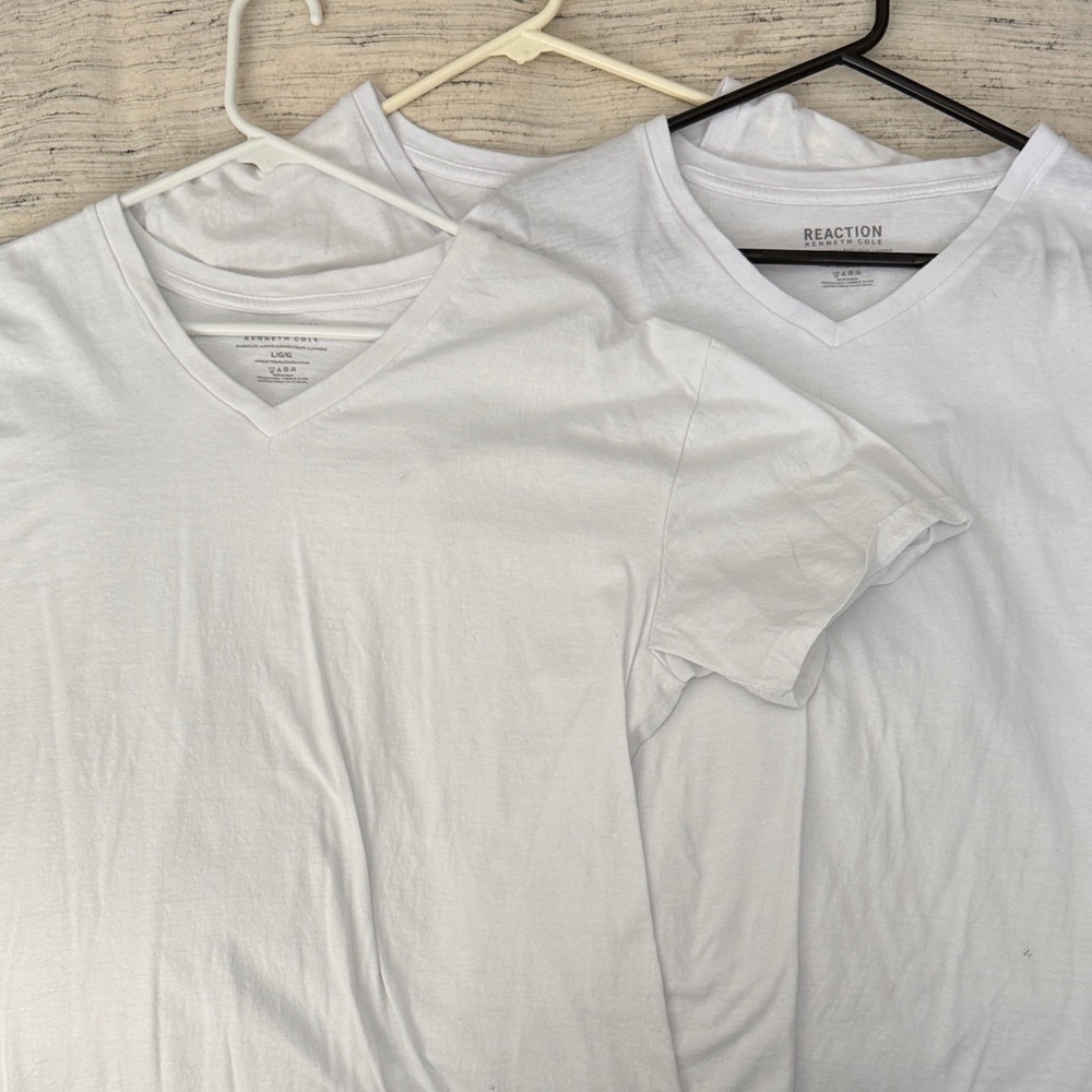 3-Pack Kenneth Cole Reaction White V-Neck T-Shirts